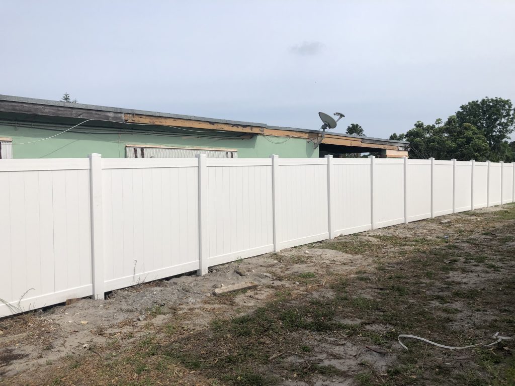 Advantages of PVC Fences in Grand Prairie, Texas